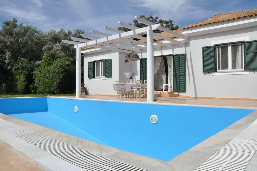 Villa Erietta Near Lefkas Center Apolpaina Exterior photo